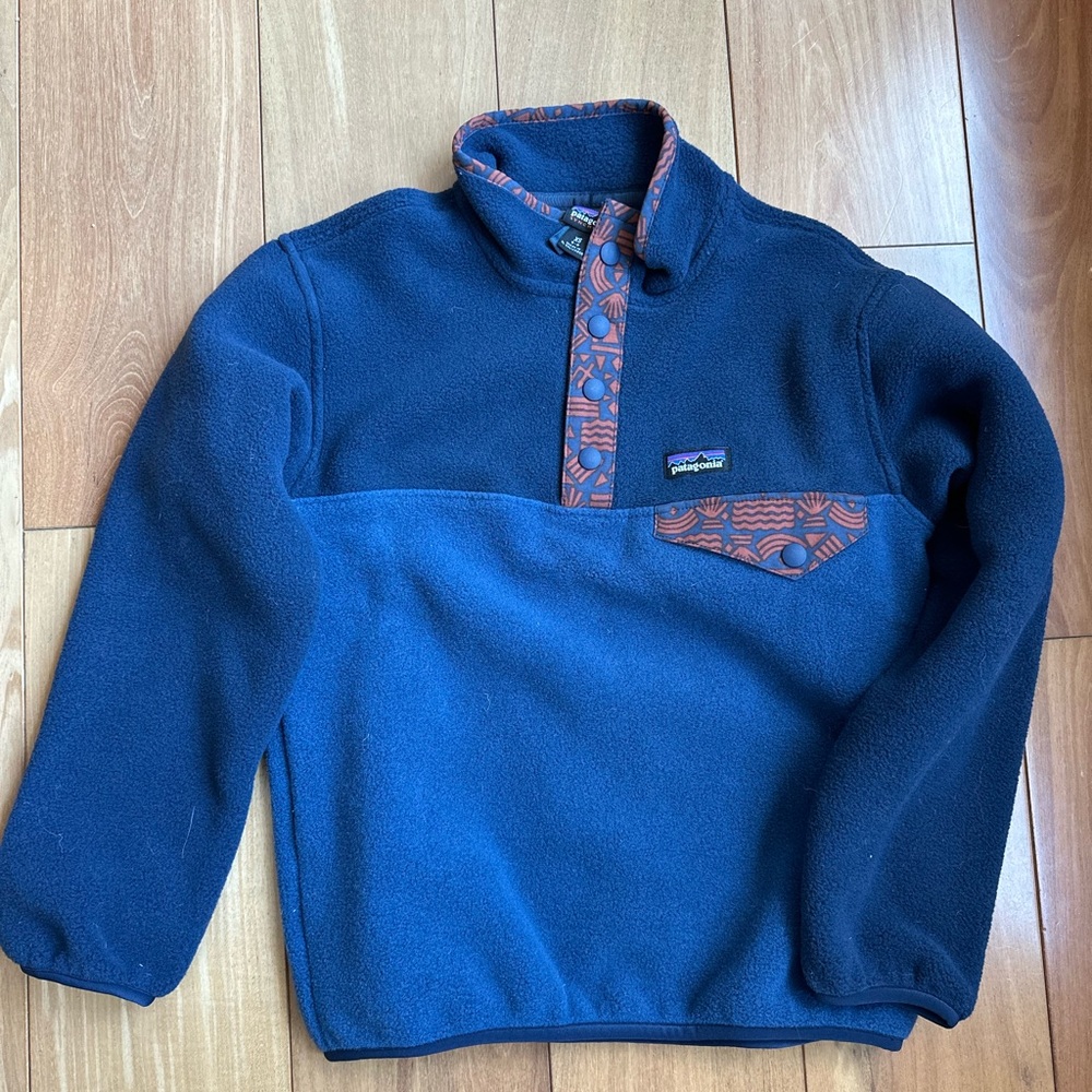 Patagonia kids microdini 1/2 zip Fleece Pullover. Navy. Brand new. Size XS.